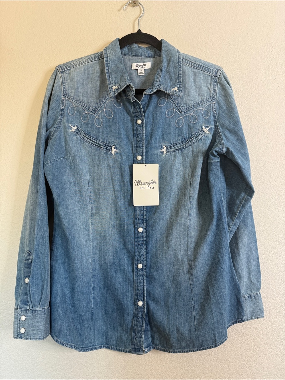 Wrangler denim long sleeve button down pearl snap shirt NWT medium